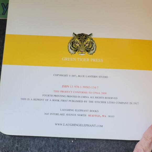 3 Childrens Book GREEN TIGER PRESS 2004 Three Bears Nursery Rymes Town Mouse - Picture 6 of 10